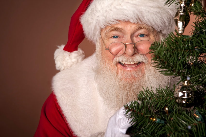 https://answersforelders.com/wp-content/uploads/2018/12/Santa-at-the-holidays.jpg