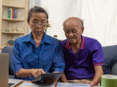 How to Spot Red Flags in Admission Agreements, Part 3 Seniors signing forms